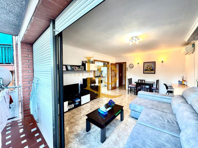 Foto ada47254-1682-4696-b77b-695e3025f25c. Piso en venta amplio y luminoso piso exterior de 3 habitaciones, dos baños y terraza muy luminoso en Rubí