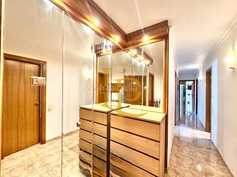 Foto c256b0e0-947f-41dc-b6fd-a72993172115. Piso en venta amplio y luminoso piso exterior de 3 habitaciones, dos baños y terraza muy luminoso en Rubí