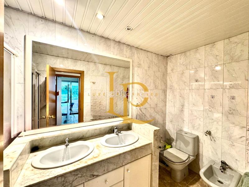 Foto cc22976f-3c79-4f04-a2ef-b2aa6f9a8818. Piso en venta amplio y luminoso piso exterior de 3 habitaciones, dos baños y terraza muy luminoso en Rubí