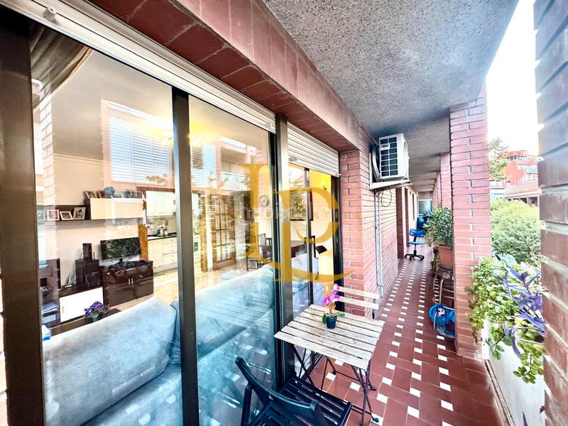 Foto e7d78d26-e1bd-47be-a5cf-a8f7820ca3f0. Piso en venta amplio y luminoso piso exterior de 3 habitaciones, dos baños y terraza muy luminoso en Rubí