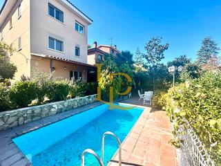 Haus in Mira-sol. Preciosa casa en venta con piscina y jardín en mirasol, sant cug
