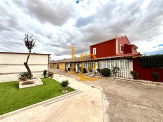 Finca rústica en Fuente el Saz de Jarama. Oportunidad unica! en venta magnifica casa  con una gran  finca