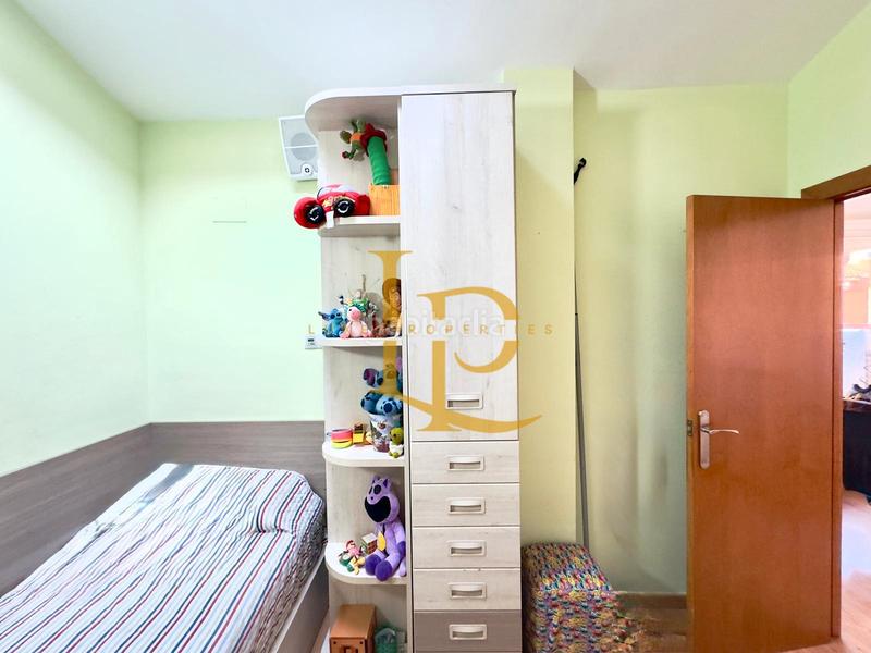 Foto 06b99a7a-6c3c-4cf0-945b-0ecf078cf60e. Duplex with heating parking in Eixample Sabadell