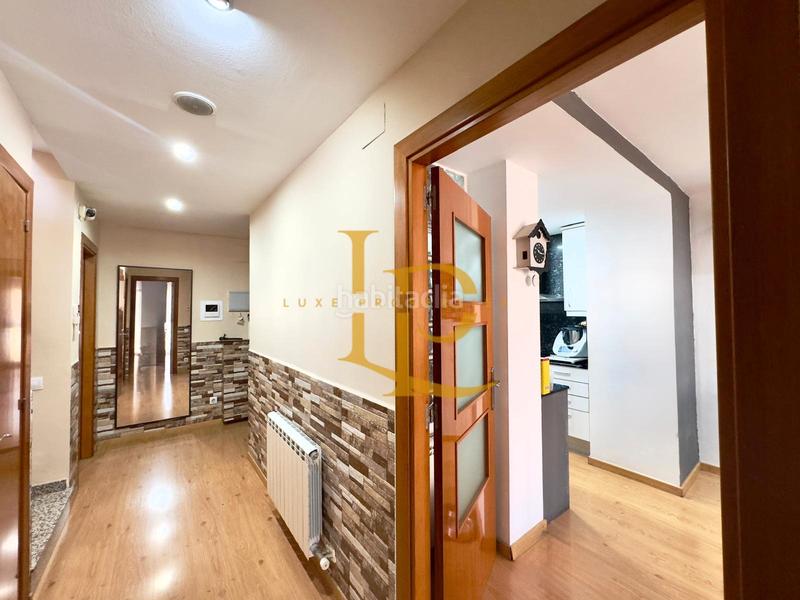 Foto 652c5d19-1968-47b0-b544-467658fa5270. Duplex with heating parking in Eixample Sabadell