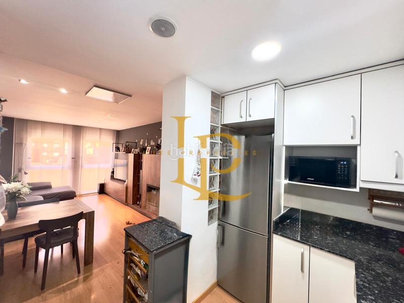 Foto 6b1ff5d5-d878-4314-a342-6626dacac6c3. Duplex with heating parking in Eixample Sabadell