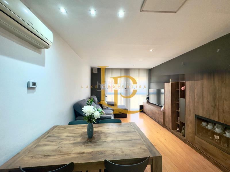 Foto 99666b44-9d8c-4e96-8082-5907fe909dc7. Duplex with heating parking in Eixample Sabadell