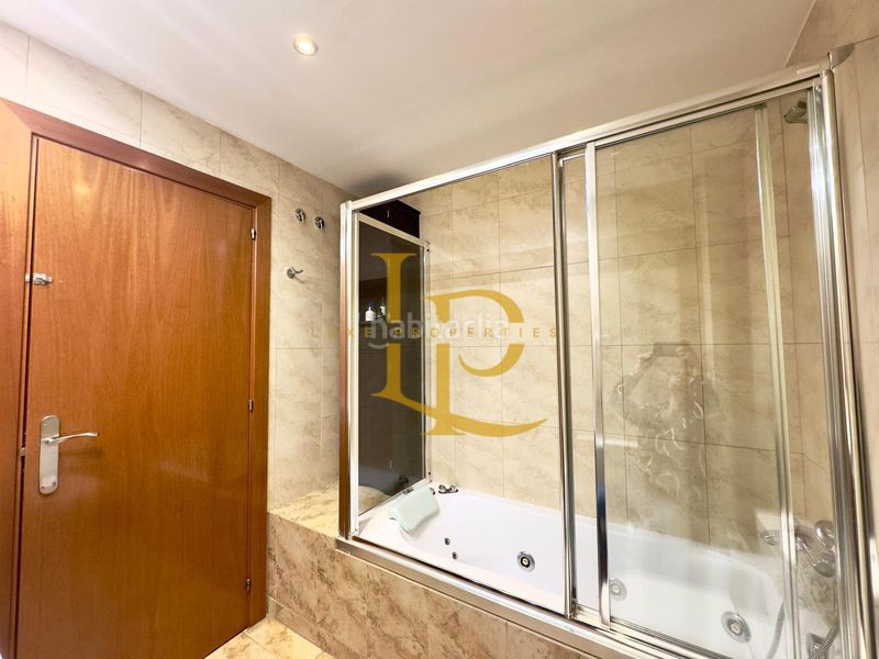 Foto 65bb2aea-72c3-4676-8230-e84639f0e1db. Duplex avec chauffage parking dans Eixample Sabadell