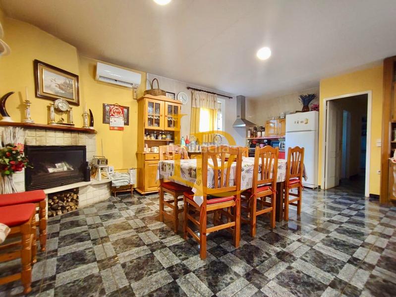 Foto 00d374ac-cb30-411e-a750-fac935affd93. Haus mit kamin heizung parking pool in Valls