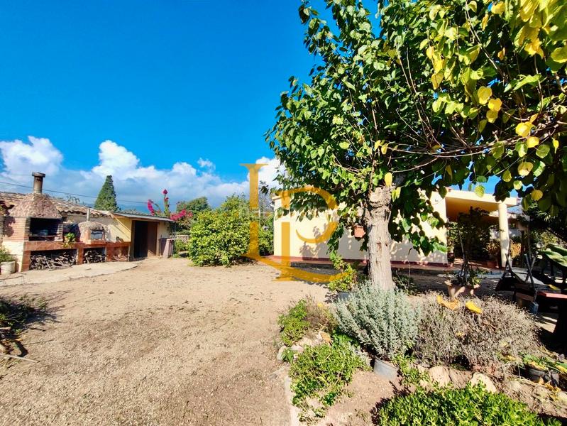 Foto 86692a28-6efa-4bc9-87c2-ac29a3db9ac4. Haus mit kamin heizung parking pool in Valls