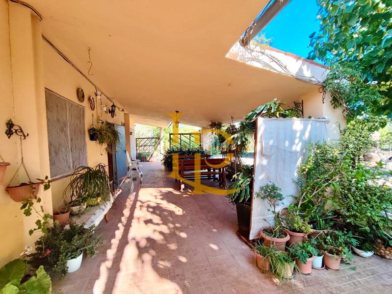 Foto c66386ea-f79f-45aa-b56c-c1d025d0a697. Haus mit kamin heizung parking pool in Valls