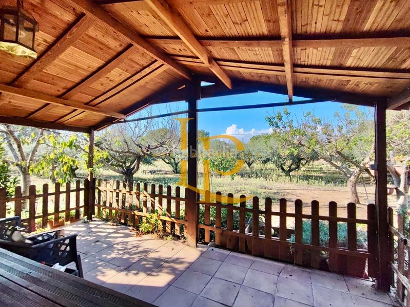 Foto e7bc4f49-144c-4dd4-828b-f2e19c4dc640. Haus mit kamin heizung parking pool in Valls