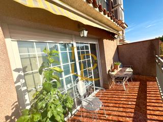 Reihenhaus in Polinyà. Casa adosada en polinyà con terraza, parking y buhardilla
