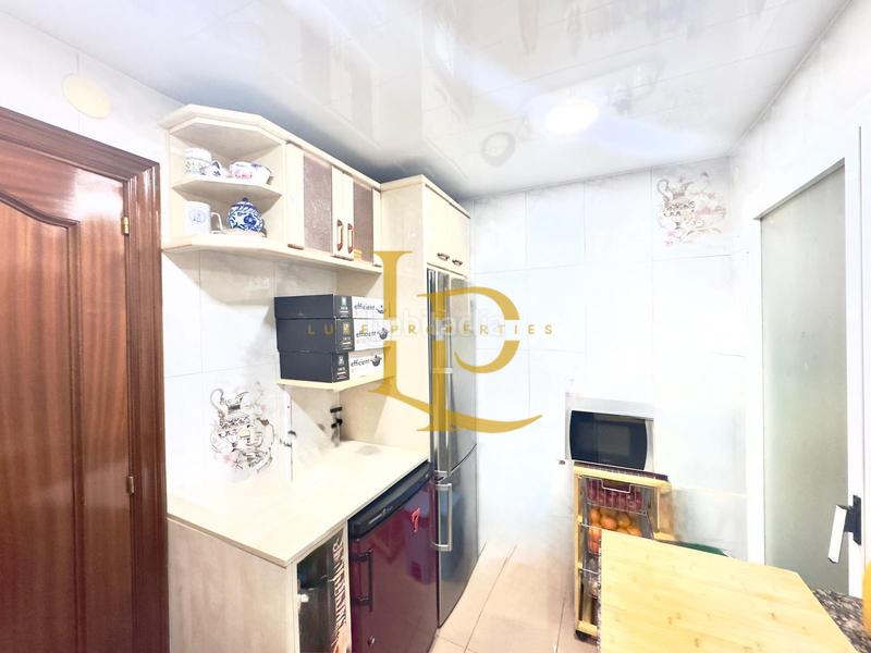 Foto f80bbb89-5068-4d7f-afa3-08dc4f039689. Etagenwohnung mit heizung in La Florida Hospitalet de Llobregat (L´)