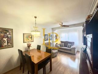 Etagenwohnung in La Florida. Piso de tres habitaciones recien reformado muy luminoso en venta