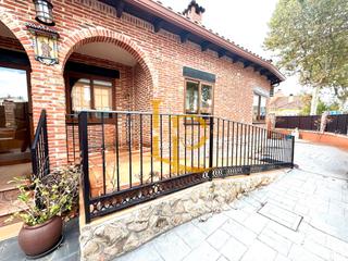 Xalet a Casar (El). En venta precioso chalet  independiente de 4 habitaciones  en el