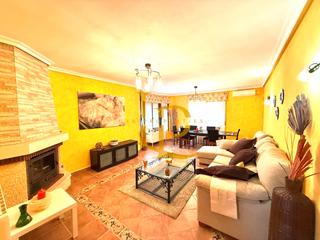 Xalet a Casar (El). En venta precioso chalet  independiente de 4 habitaciones  en el