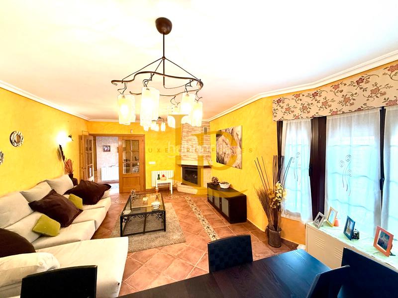 Foto 8d1b5c46-6ee1-4c8e-9b54-783c58690264. Xalet amb xemeneia calefacció aparcament a Casar (El)