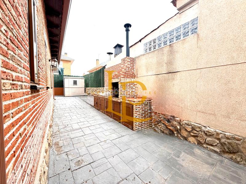 Foto c0233412-8e03-472e-bb41-676d9f9cd67e. Xalet amb xemeneia calefacció aparcament a Casar (El)