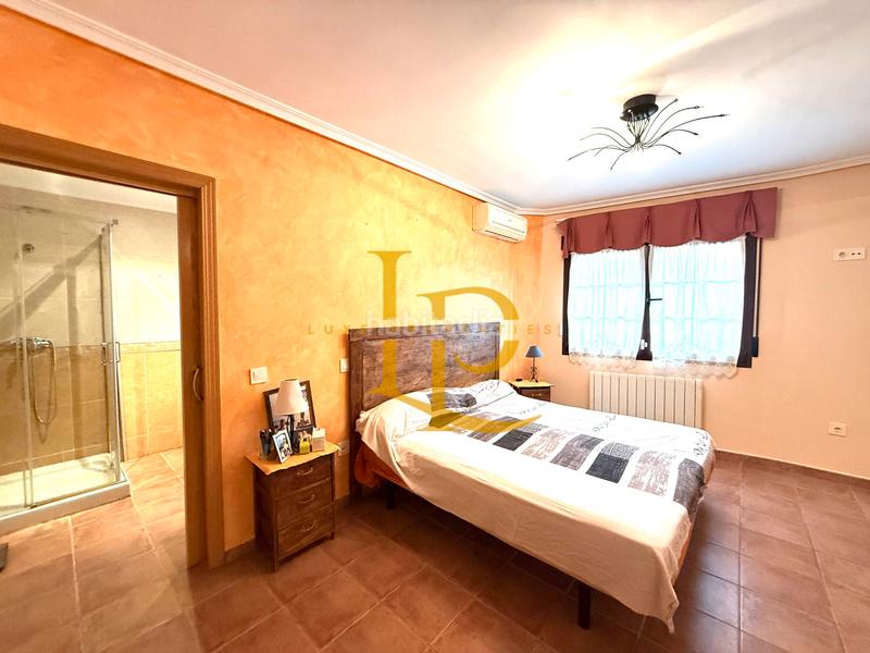 Foto f3caf06b-492a-4a66-b544-0444be2d8907. Xalet amb xemeneia calefacció aparcament a Casar (El)