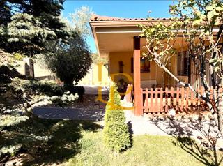 Xalet a Casar (El). Precioso chalet independiente de 3 habitaciones en venta en nuev