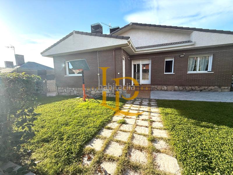 Foto 06142b21-8305-41ed-aeb9-d49dca3a494a. Chalet con camino riscaldamento parcheggio piscina in Casar (El)