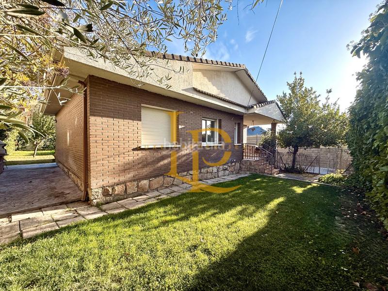 Foto 0fd40692-efed-4968-8690-1519ee78cf2e. Chalet con camino riscaldamento parcheggio piscina in Casar (El)