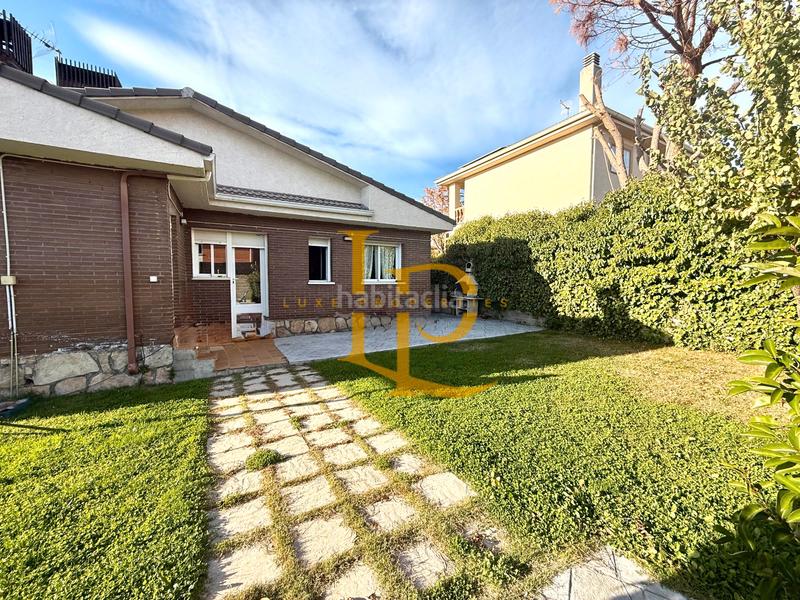 Foto 6765edb5-3fda-4b00-b4cb-d534509978a1. Chalet con camino riscaldamento parcheggio piscina in Casar (El)