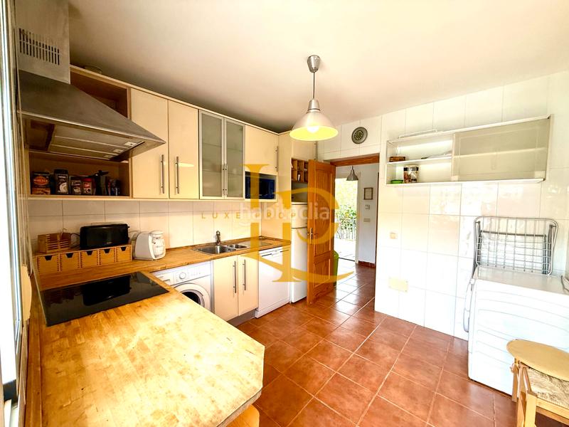 Foto 8cb7f7df-3e41-4891-8c90-2bdf91bd4519. Chalet con camino riscaldamento parcheggio piscina in Casar (El)