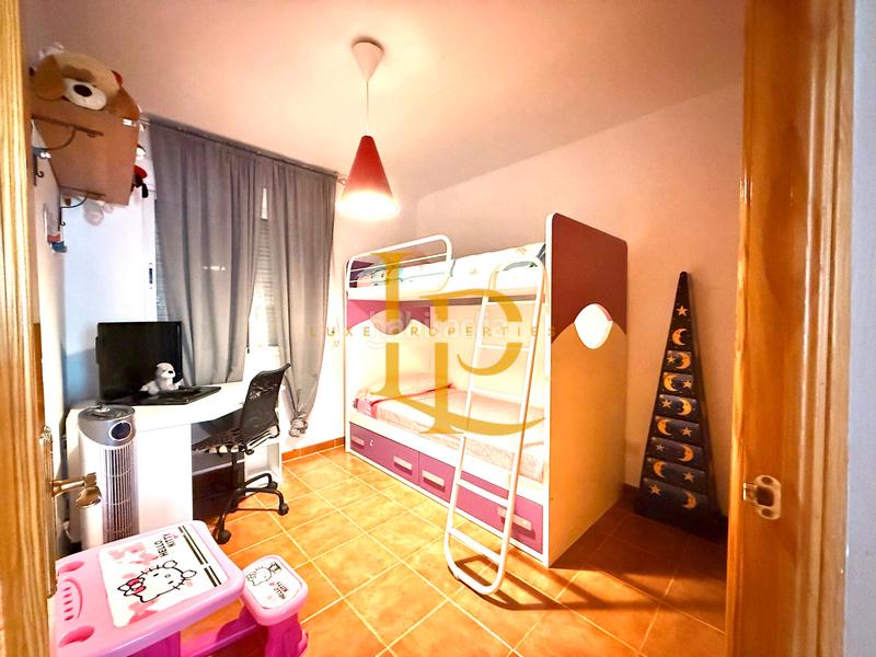 Foto 958c1473-b232-4ea6-a712-6710db8484d9. Chalet con camino riscaldamento parcheggio piscina in Casar (El)