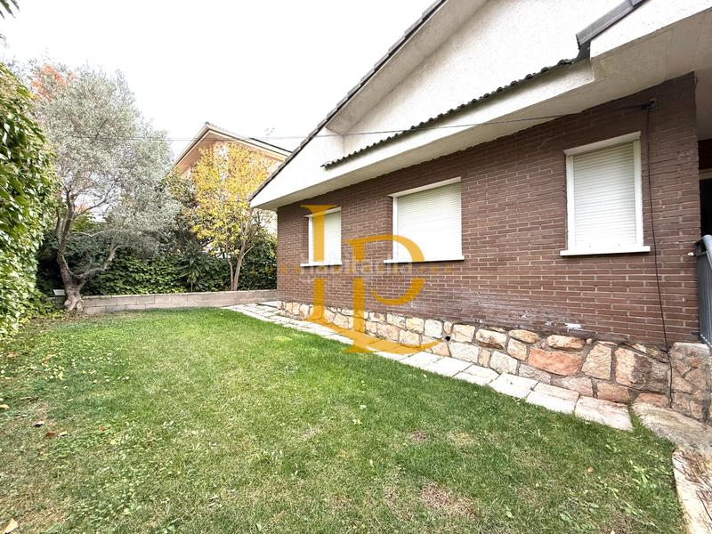 Foto 9f1457ae-60bd-4fec-a5f6-b1acd7f4026b. Chalet con camino riscaldamento parcheggio piscina in Casar (El)