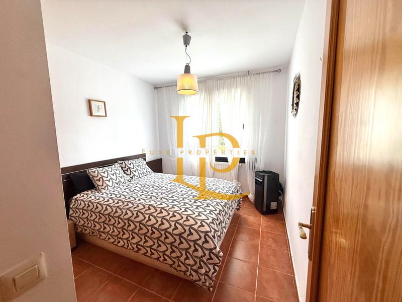 Foto baeba55b-8eef-4f27-9b94-d09d4035c08e. Chalet con camino riscaldamento parcheggio piscina in Casar (El)