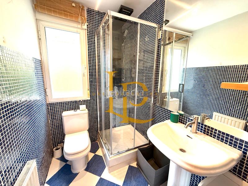 Foto cdb9ee1a-711b-4390-84ac-230fc0456fe7. Chalet con camino riscaldamento parcheggio piscina in Casar (El)