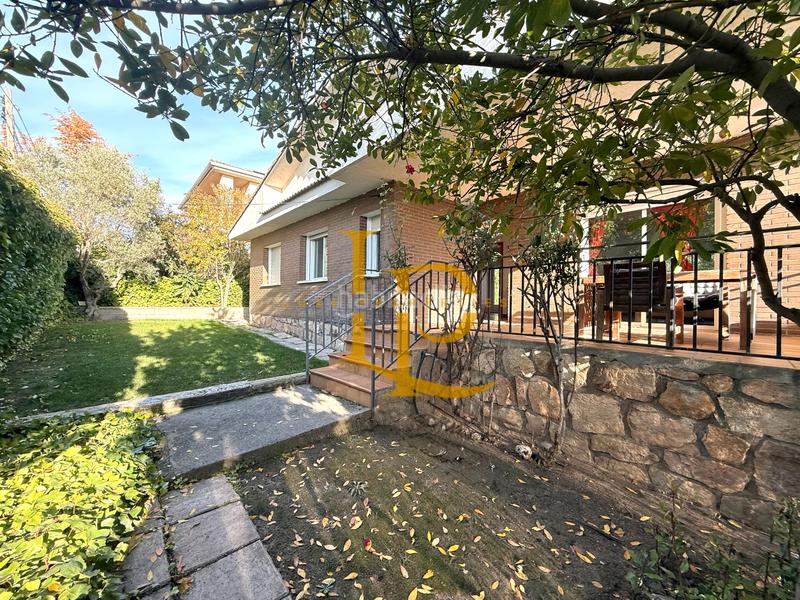 Foto db80ff45-7198-4d4f-98f8-e8da7a64461c. Chalet con camino riscaldamento parcheggio piscina in Casar (El)