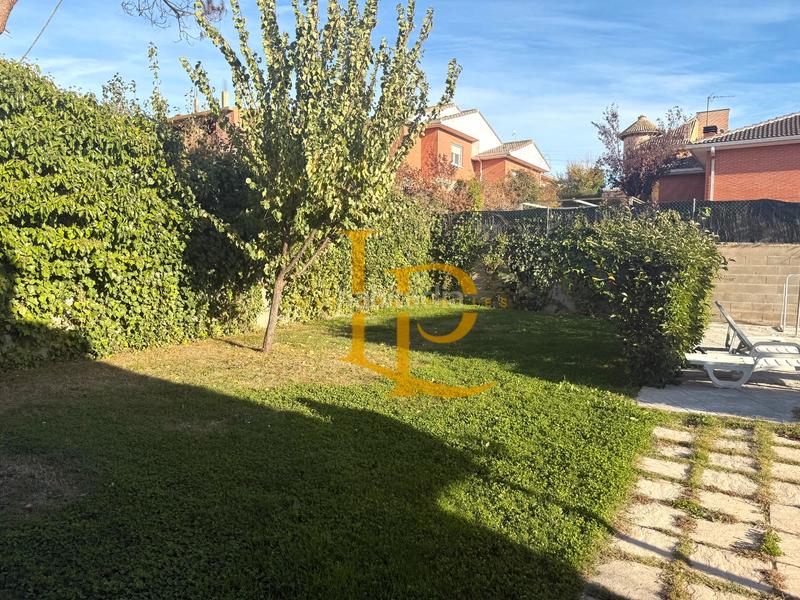 Foto dfe6e69a-c2d5-468b-95e4-40e855fbf58c. Chalet con camino riscaldamento parcheggio piscina in Casar (El)