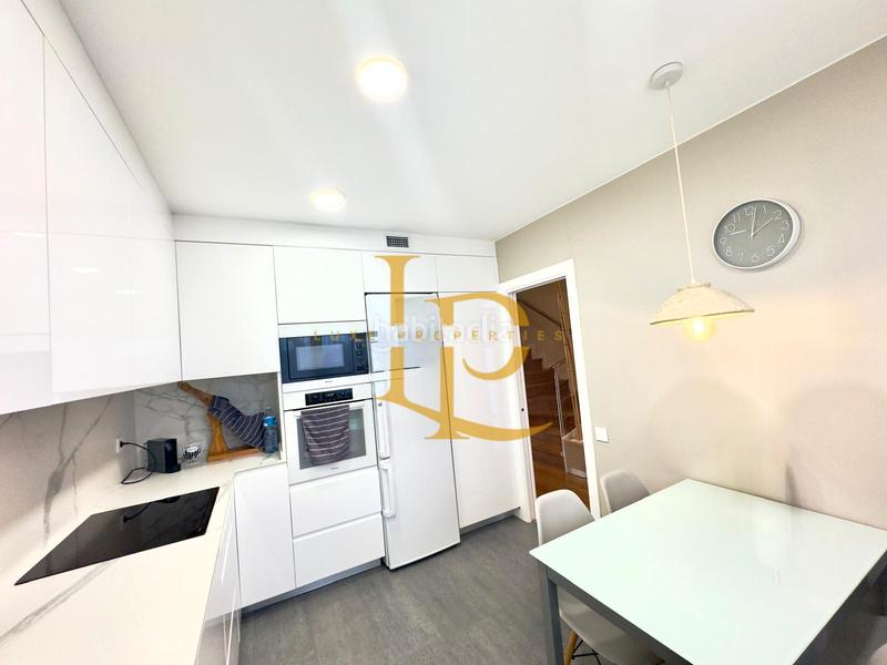 Foto 5c13bfc6-f1b8-4c8d-af2a-2b6d286353c4. Casa a schiera con riscaldamento parcheggio in Zona Nord Rubí