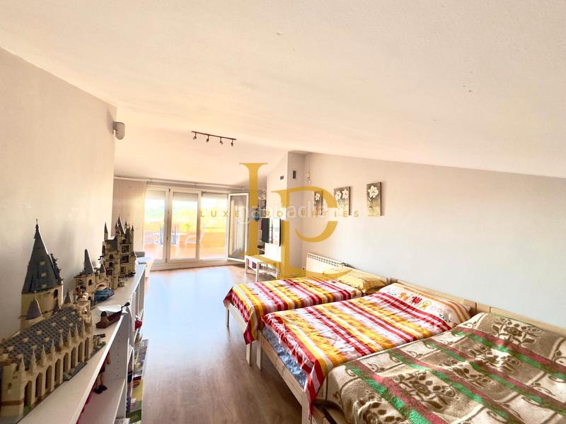 Foto c0fecda9-d561-4f5d-ad77-c451cda73e10. Casa a schiera con riscaldamento parcheggio in Zona Nord Rubí