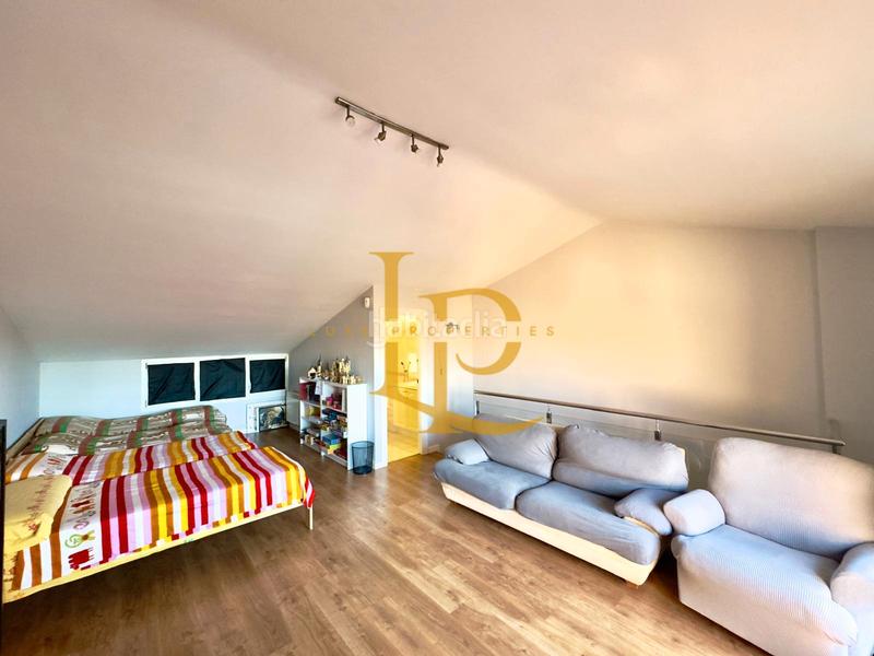 Foto c6bfd73d-10d2-45ca-8122-f0ddb80cb260. Casa a schiera con riscaldamento parcheggio in Zona Nord Rubí