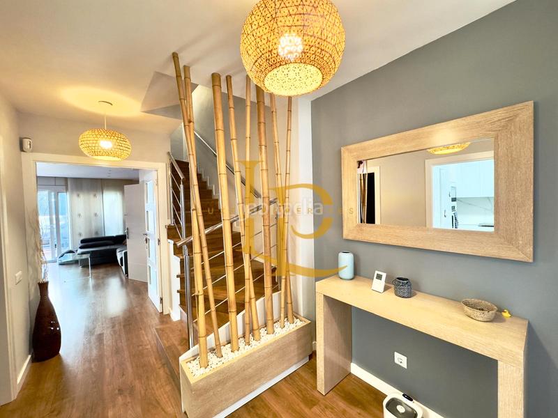 Foto fdb4291c-a202-4f5d-b7d2-bb30964c16ce. Casa a schiera con riscaldamento parcheggio in Zona Nord Rubí