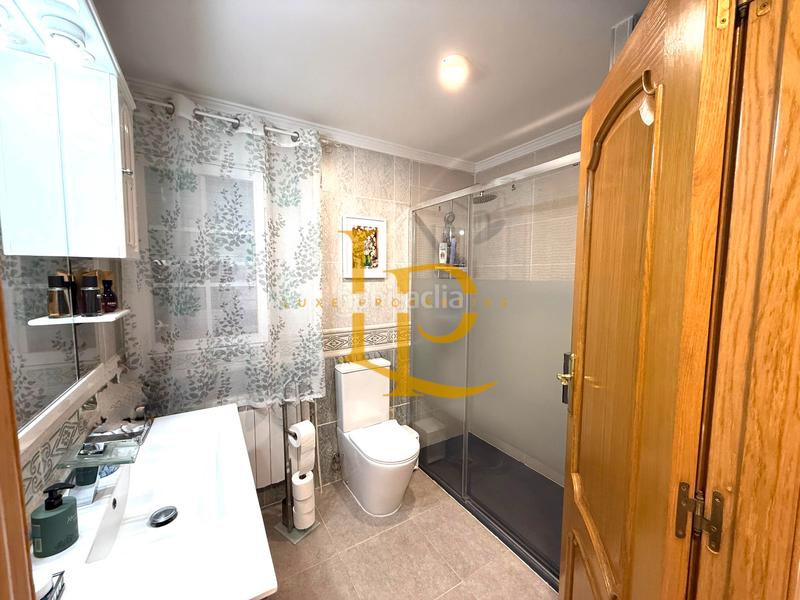 Foto 3648eb5f-3916-4ee7-8adc-33dfc7b2f6c0. Chalet avec cheminée chauffage parking piscine dans Torrejón del Rey