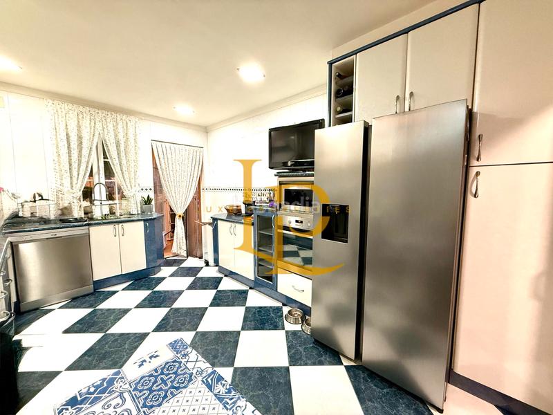 Foto 7a7a8758-5af3-47e1-87eb-50c6c46a867f. Chalet avec cheminée chauffage parking piscine dans Torrejón del Rey