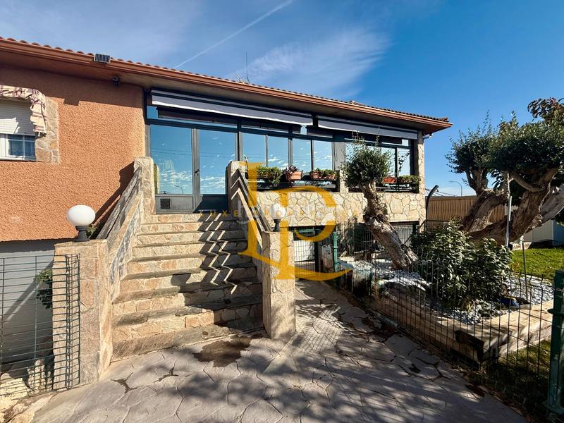 Foto 7de45a54-9473-4367-953c-318dd9dcadfb. Chalet avec cheminée chauffage parking piscine dans Torrejón del Rey