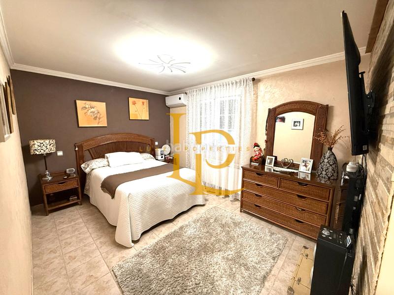 Foto 82c02a53-c58f-4f52-8ee3-5edb6f2a00e2. Chalet avec cheminée chauffage parking piscine dans Torrejón del Rey