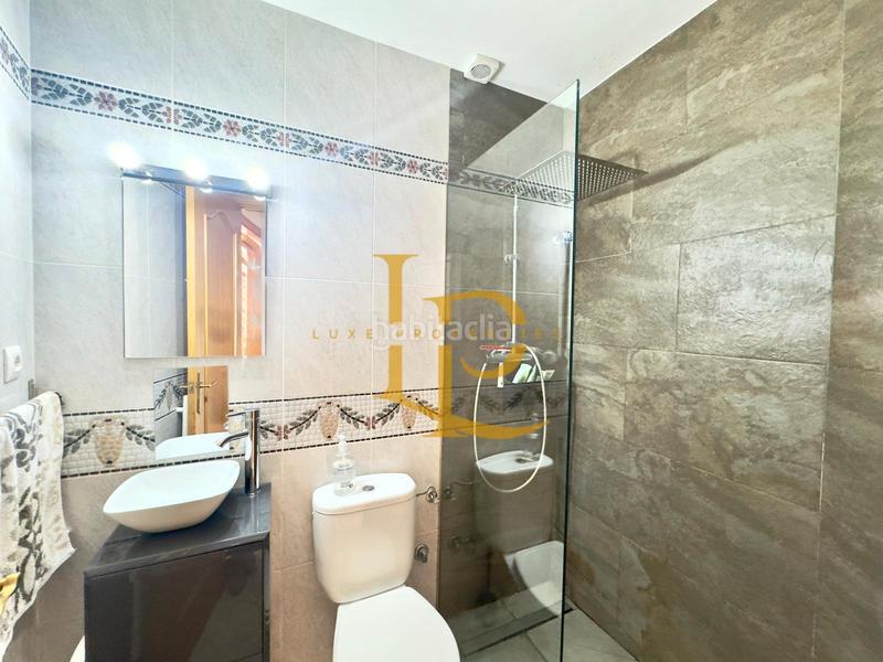 Foto 0c76e471-eaca-44b8-a9ee-eaceeeeb5e5d. Semi detached house with fireplace heating parking in Rubí