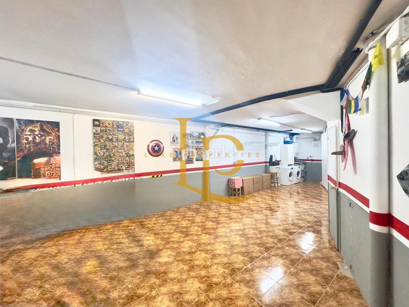 Foto 33bdb655-b9ea-4a1f-913b-7e23eb8393ac. Semi detached house with fireplace heating parking in Rubí