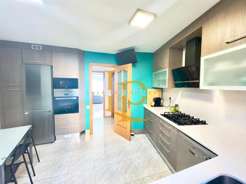 Foto 62874f96-fcc8-4356-9a77-224ff393add1. Semi detached house with fireplace heating parking in Rubí