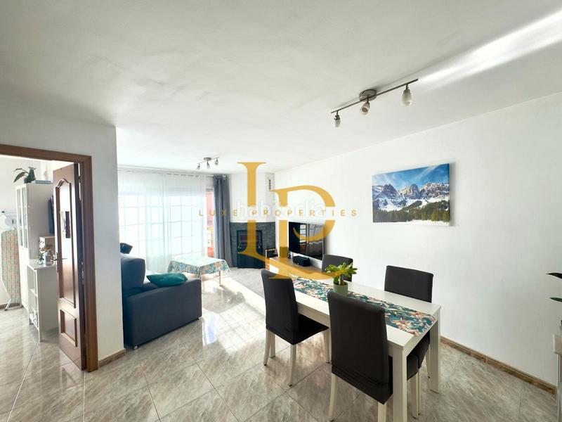 Foto 6450ad4a-be7d-47c9-87ff-f65b1af5de82. Semi detached house with fireplace heating parking in Rubí