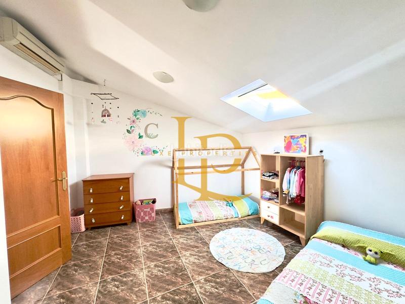 Foto 6e56b864-f217-474a-82ea-931c8ab93bdc. Semi detached house with fireplace heating parking in Rubí