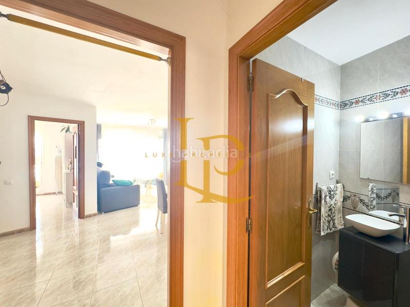 Foto 70ae9554-5aa1-416e-bccb-d73081000283. Semi detached house with fireplace heating parking in Rubí