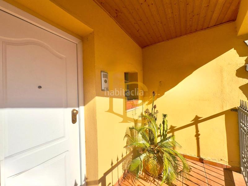 Foto 934b877b-ef63-4bc8-82c2-51618b0b5e3e. Semi detached house with fireplace heating parking in Rubí