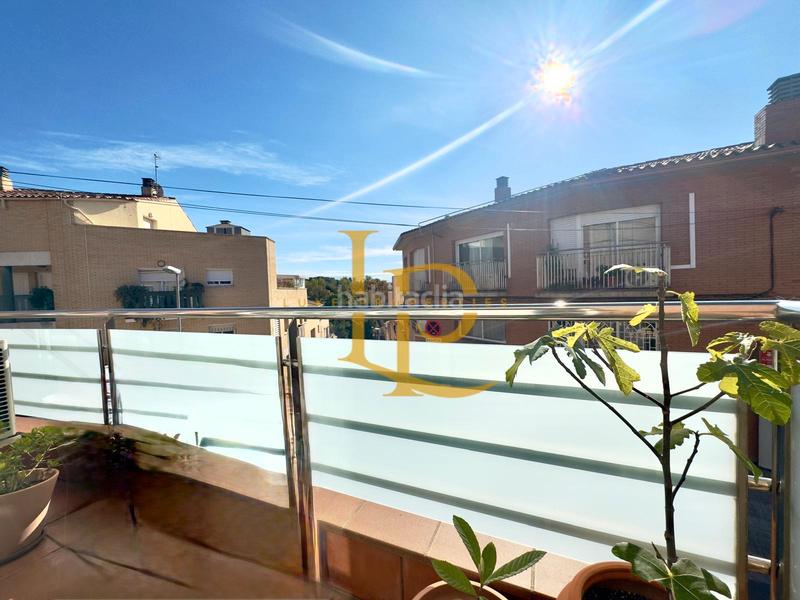 Foto d0b12bf8-4859-44af-9f7a-3d1559d636b4. Semi detached house with fireplace heating parking in Rubí